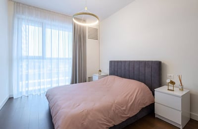 Alquiler de un piso luminoso de 3 habitaciones, 84 m², en el complejo residencial BW Terraces, Belgrado, Serbia